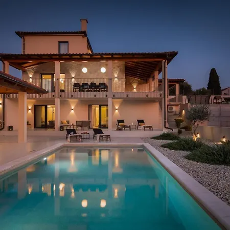 Luxury Wave & San, 2 Heated Pool, Sauna, Gym Sveti Filip i Jakov