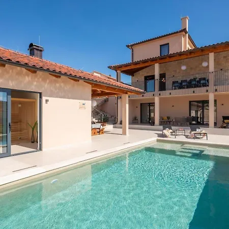 Luxury Wave & San, 2 Heated Pool, Sauna, Gym *