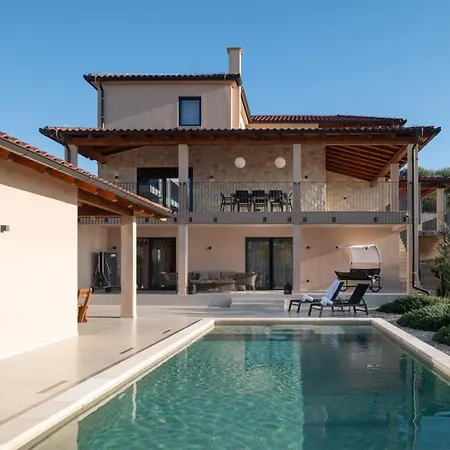 Luxury Wave & San, 2 Heated Pool, Sauna, Gym Villa