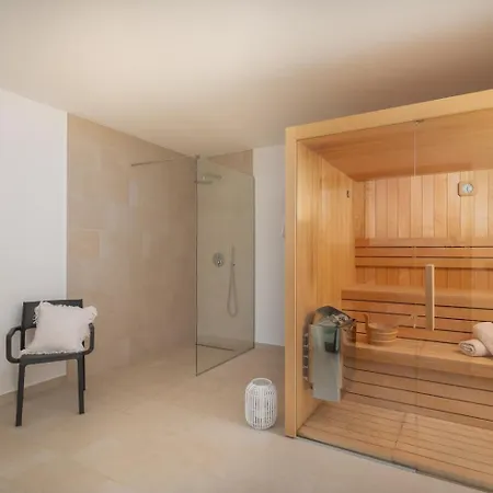 Luxury Wave & San, 2 Heated Pool, Sauna, Gym