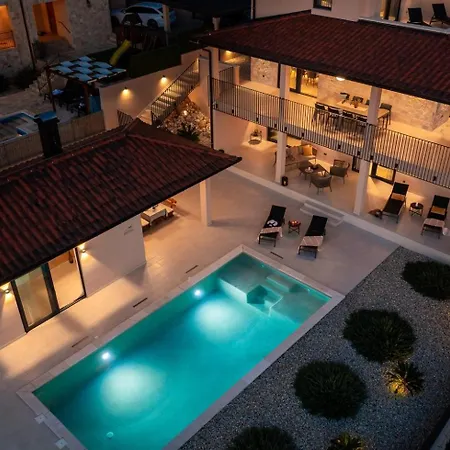 Luxury Wave & San, 2 Heated Pool, Sauna, Gym Villa *