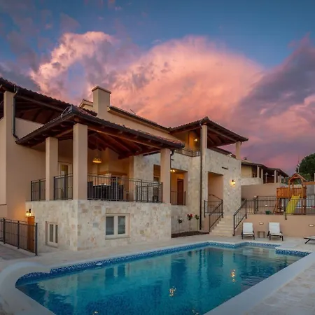Villa Luxury Wave & San, 2 Heated Pool, Sauna, Gym Sveti Filip i Jakov