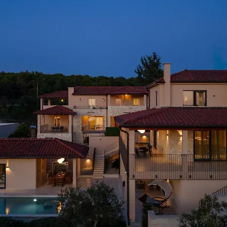 Luxury Wave & San, 2 Heated Pool, Sauna, Gym Sveti Filip i Jakov