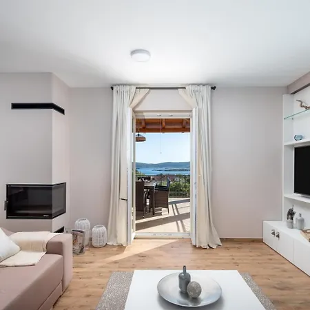 Willa Luxury Wave & San, 2 Heated Pool, Sauna, Gym Sveti Filip i Jakov