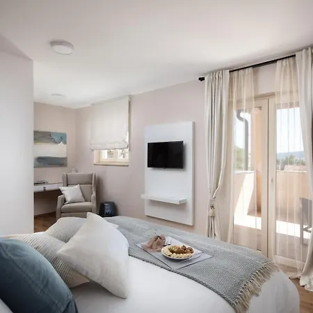 Luxury Wave & San, 2 Heated Pool, Sauna, Gym *