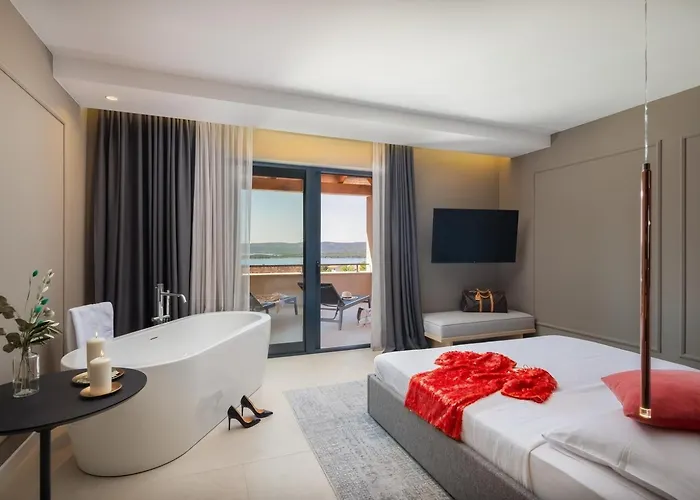 Luxury Wave & San, 2 Heated Pool, Sauna, Gym Villa Sveti Filip i Jakov