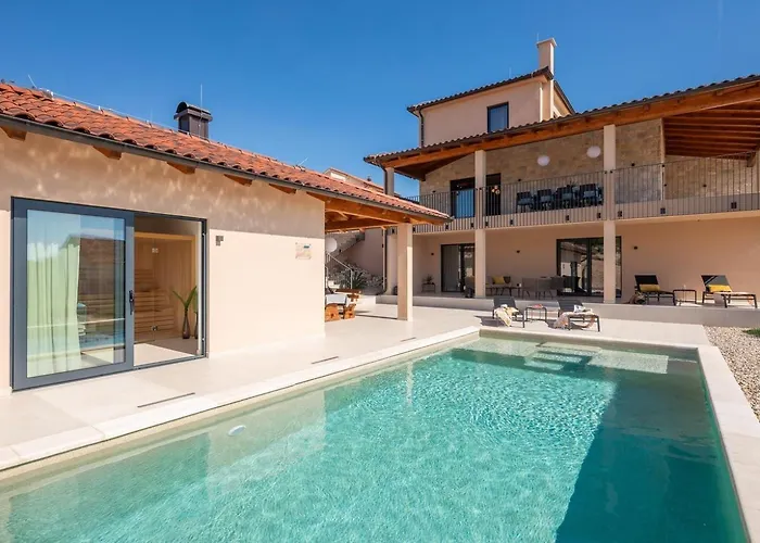 Luxury Wave & San, 2 Heated Pool, Sauna, Gym *