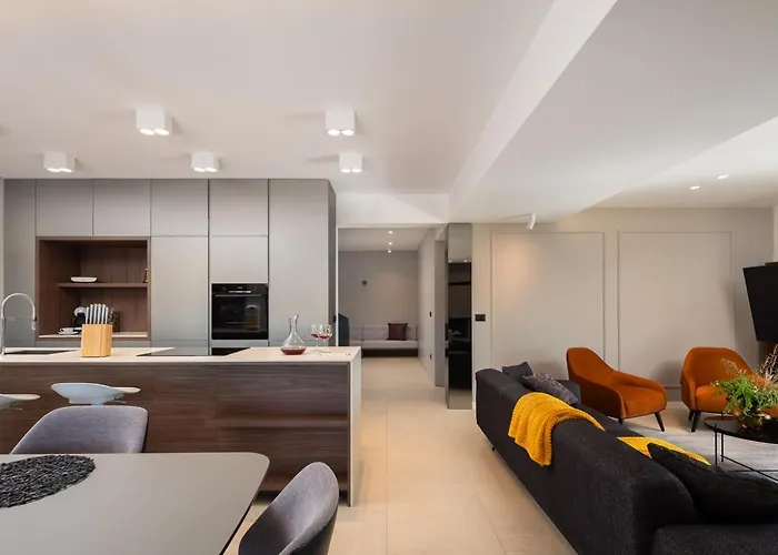 Luxury Wave & San, 2 Heated Pool, Sauna, Gym