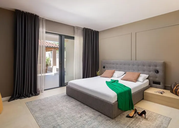 Luxury Wave & San, 2 Heated Pool, Sauna, Gym Sveti Filip i Jakov