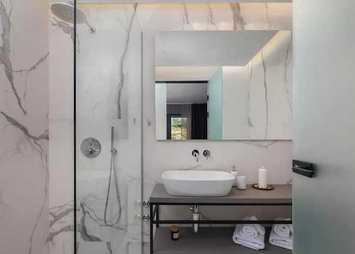 Luxury Wave & San, 2 Heated Pool, Sauna, Gym *
