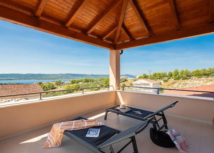 Luxury Wave & San, 2 Heated Pool, Sauna, Gym Villa