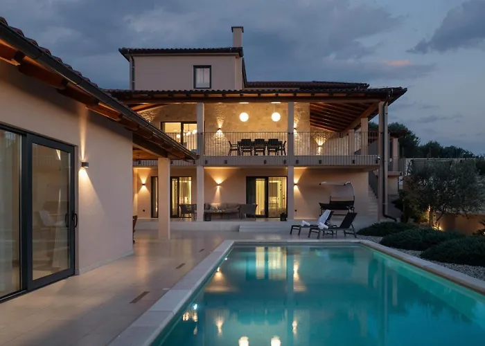 Luxury Wave & San, 2 Heated Pool, Sauna, Gym *