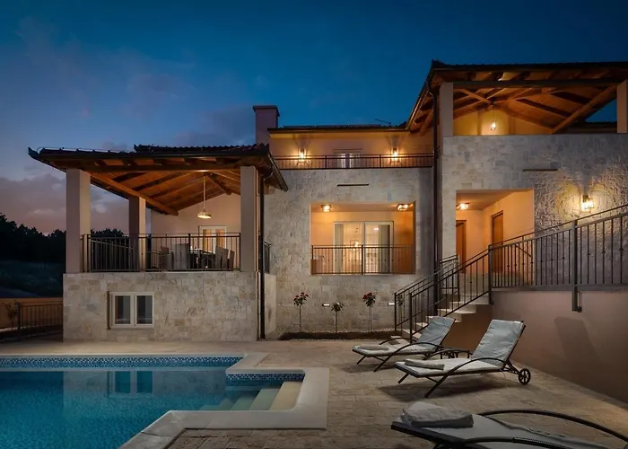 Luxury Wave & San, 2 Heated Pool, Sauna, Gym *