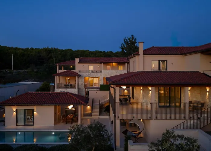 Luxury Wave & San, 2 Heated Pool, Sauna, Gym Sveti Filip i Jakov