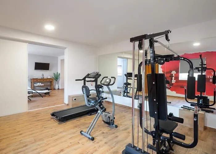 Luxury Wave & San, 2 Heated Pool, Sauna, Gym *