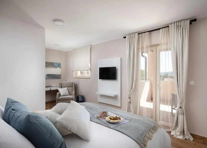 Luxury Wave & San, 2 Heated Pool, Sauna, Gym *