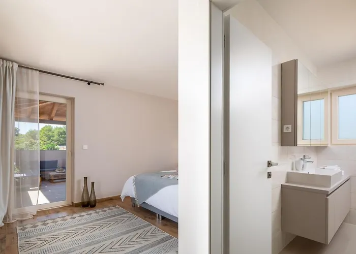 Luxury Wave & San, 2 Heated Pool, Sauna, Gym
