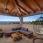 Luxury Wave & San, 2 Heated Pool, Sauna, Gym Sveti Filip i Jakov