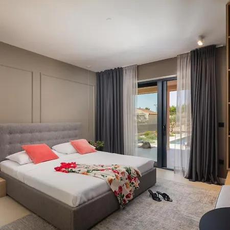 Villa Luxury Wave & San, 2 Heated Pool, Sauna, Gym Sveti Filip i Jakov