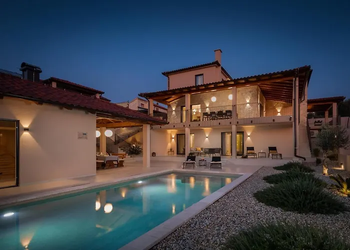 Luxury Wave & San, 2 Heated Pool, Sauna, Gym